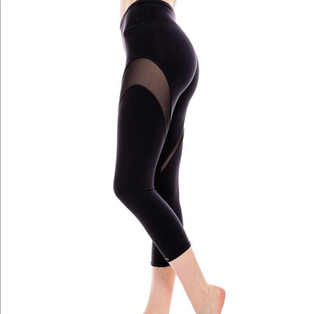 Public myth teaser crop leggings